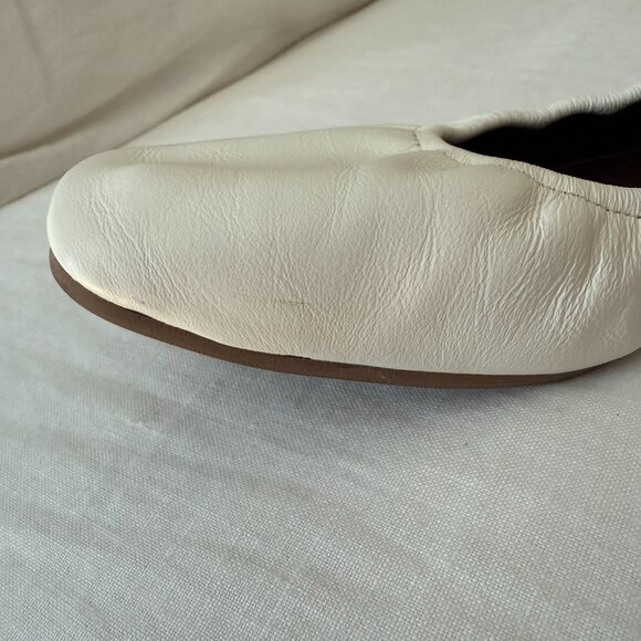 Reformation Cream Flats - Picture 6 of 6